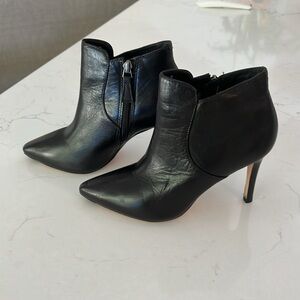 Johnston & Murphy Women’s Booties - Size 6